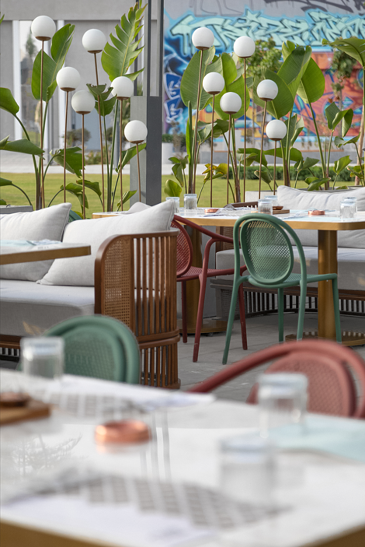 MO BISTRO DISTRICT 4