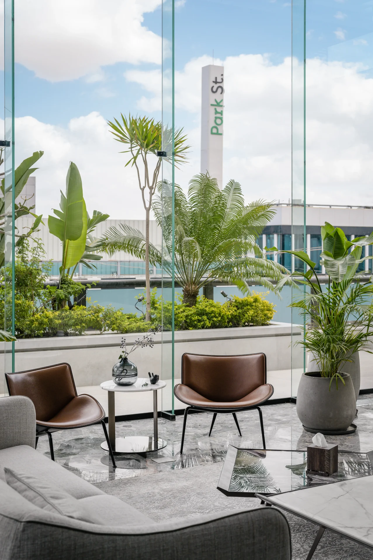 Sky_Investments_Office_03