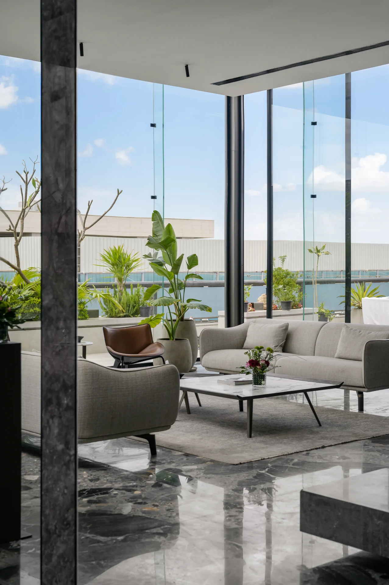 Sky_Investments_Office_04