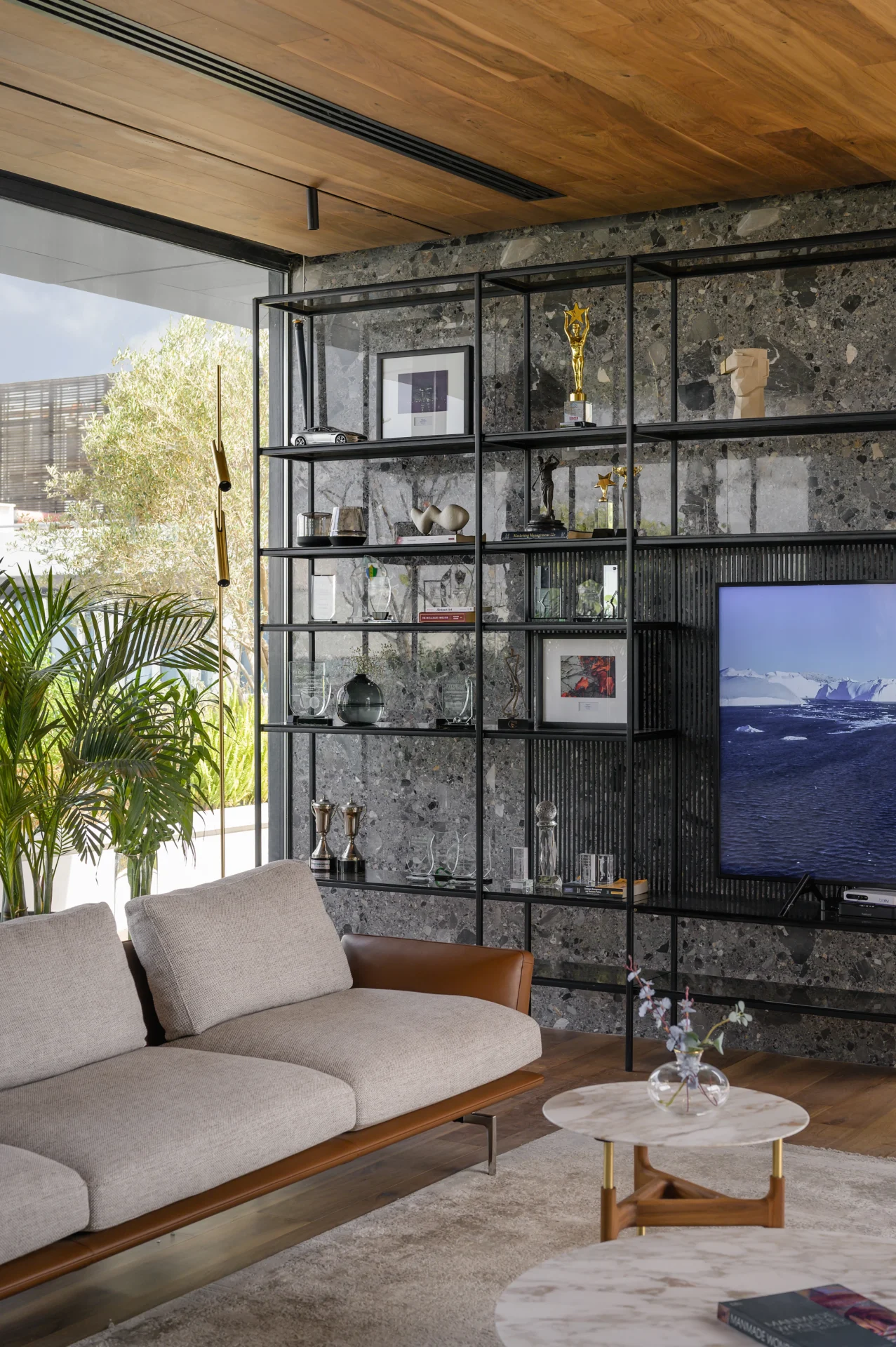 Sky_Investments_Office_29