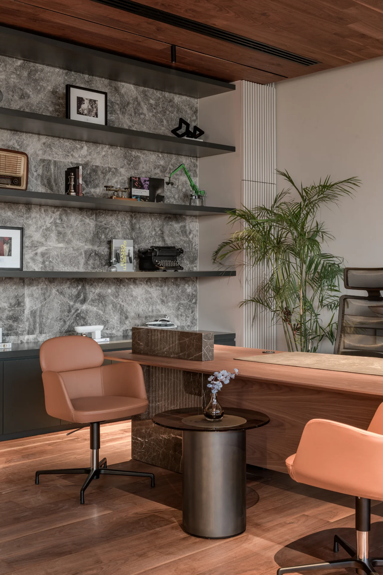 Sky_Investments_Office_50