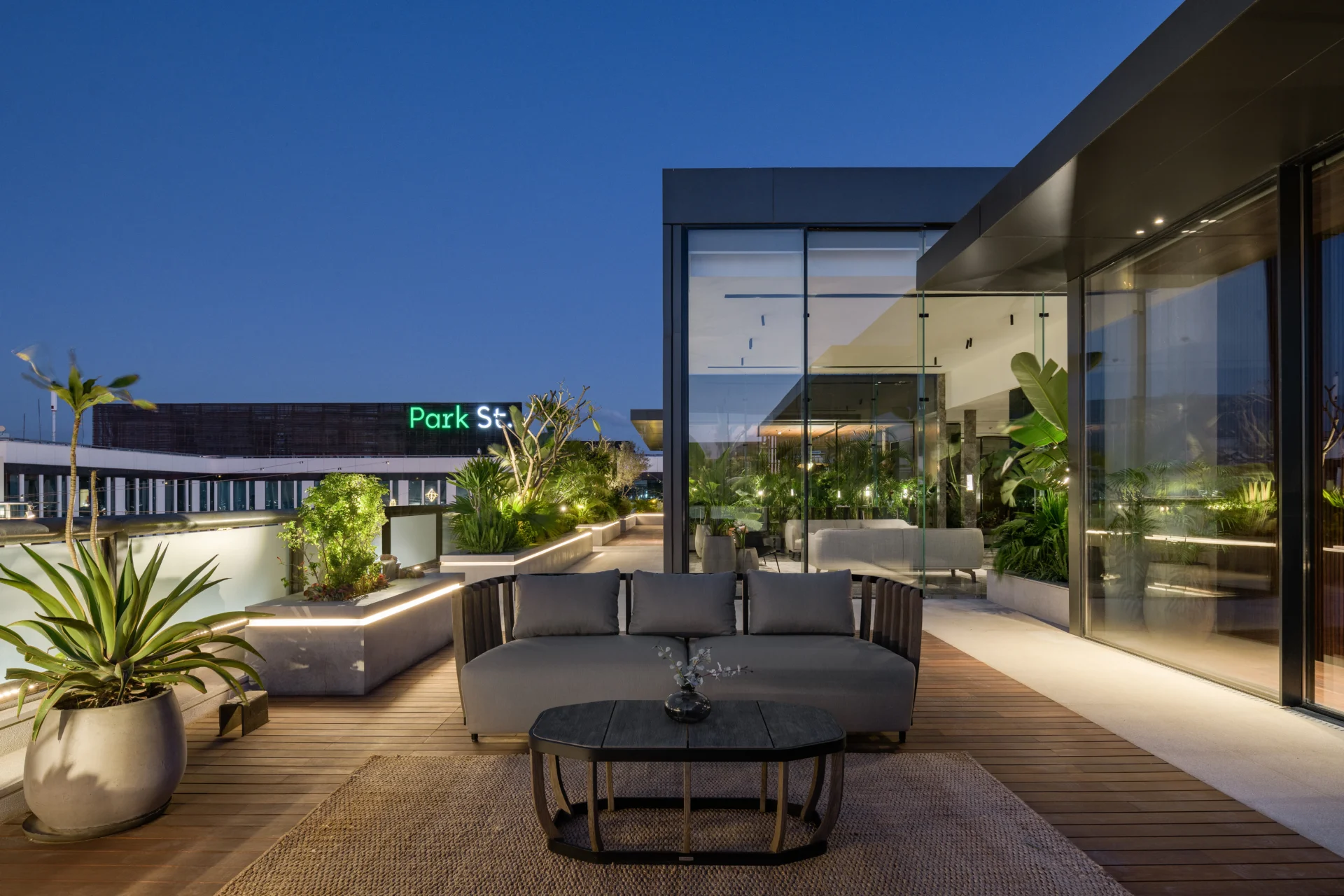 Sky_Investments_Office_61